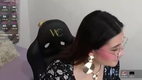 Snapshot of heluejamil chatting on 10/24/25, 05:42 Zahira online show from 10/24/25, 05:42