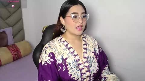 Snapshot of heluejamil chatting on 10/30/25, 02:07 Zahira online show from 10/30/25, 02:07