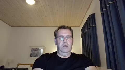 henrikrp1971 online show from 12/12/24, 01:32