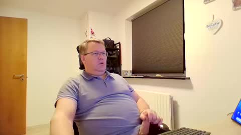 henrikrp1971 online show from 02/02/25, 08:19