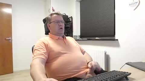 henrikrp1971 online show from 02/05/25, 08:14
