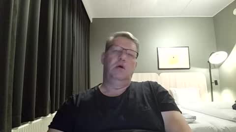 henrikrp1971 online show from 11/17/25, 10:37