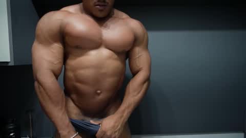 Snapshot of henrimusclee chatting on 02/05/26, 10:36 Henri online show from 02/05/26, 10:36