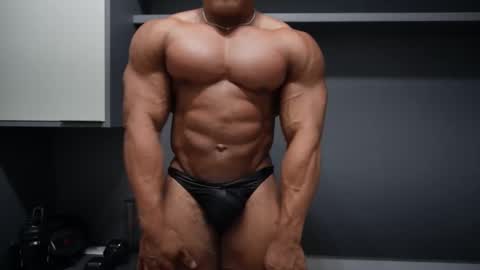 Snapshot of henrimusclee chatting on 02/15/26, 10:39 Henri online show from 02/15/26, 10:39