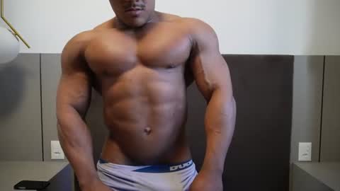 Snapshot of henrimusclee chatting on 06/25/26, 05:28 Henri online show from 06/25/26, 05:28