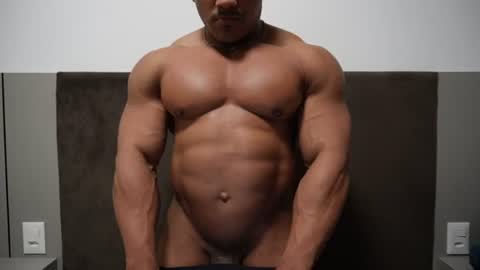 Snapshot of henrimusclee chatting on 06/29/26, 10:43 Henri online show from 06/29/26, 10:43