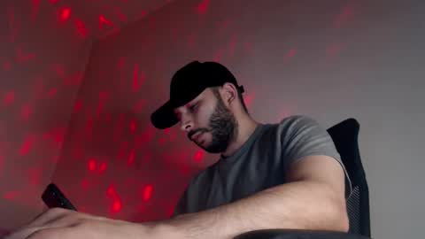 Snapshot of henryaxe chatting on 09/16/25, 10:44 HenryAxe online show from 09/16/25, 10:44