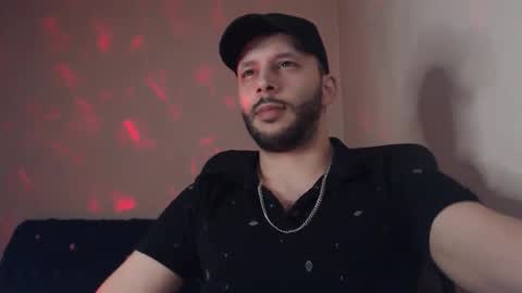 Snapshot of henryaxe chatting on 09/23/25, 10:02 HenryAxe online show from 09/23/25, 10:02