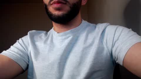 Snapshot of henryaxe chatting on 10/14/25, 09:26 HenryAxe online show from 10/14/25, 09:26