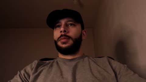 Snapshot of henryaxe chatting on 10/26/25, 07:36 HenryAxe online show from 10/26/25, 07:36