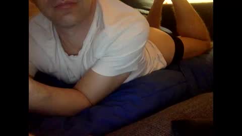 Snapshot of henryhipster chatting on 12/14/25, 11:20 Henryhipster sub spank useme new Europe Twink kiss first fit kinky naughty online show from 12/14/25, 11:20