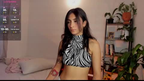 Hello I am Valentina independent Colombian model I love sensuality and pleasure welcome online show from 01/21/25, 11:46