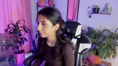 Hello I am Valentina independent Colombian model I love sensuality and pleasure welcome online show from 02/22/25, 10:31
