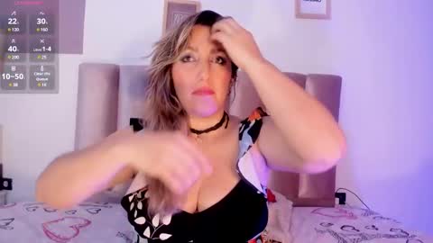 Hera godes online show from 01/15/25, 03:22