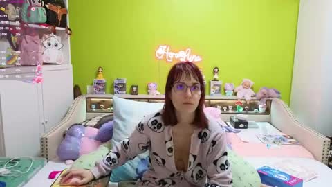 Snapshot of heraluna_ chatting on 04/03/26, 08:18 HeraLuna online show from 04/03/26, 08:18