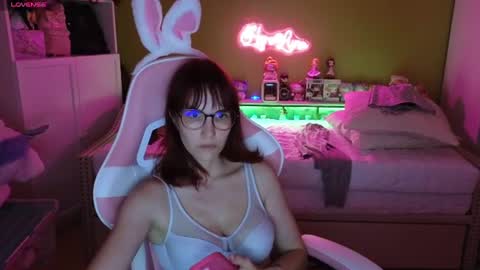Snapshot of heraluna_ chatting on 07/16/26, 08:37 HeraLuna online show from 07/16/26, 08:37