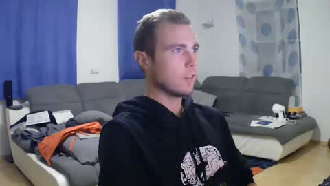 Snapshot of herbstenden chatting on 10/29/25, 08:43 John Pearl online show from 10/29/25, 08:43