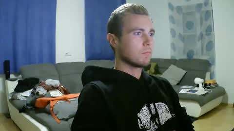 Snapshot of herbstenden chatting on 11/02/25, 07:38 John Pearl online show from 11/02/25, 07:38