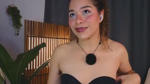 Snapshot of hercyqueen chatting on 10/17/25, 08:17 hercyqueen online show from 10/17/25, 08:17