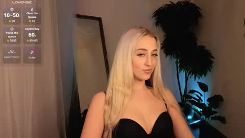 Snapshot of here_wego_again_ chatting on 03/20/26, 02:16 Elise online show from 03/20/26, 02:16
