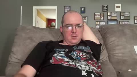 Snapshot of herkimer95 chatting on 06/06/26, 10:25 herkimer95 online show from 06/06/26, 10:25