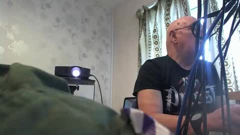 mature online show from 09/30/25, 12:21