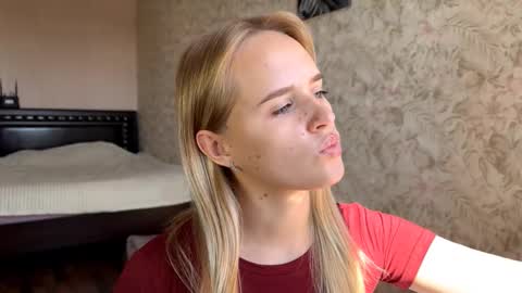 Sylvia online show from 09/10/25, 08:03