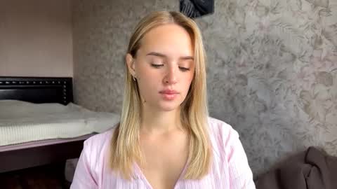 Sylvia online show from 09/12/25, 08:14