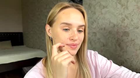 Sylvia online show from 09/25/25, 07:45