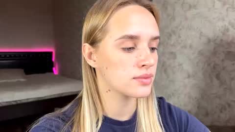 Sylvia online show from 10/21/25, 07:53