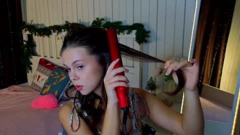 Snapshot of herminasouth chatting on 03/06/26, 09:11 Nicole online show from 03/06/26, 09:11