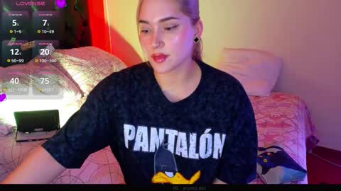 Snapshot of hermione_blonde chatting on 02/19/26, 04:25 hermione_blonde online show from 02/19/26, 04:25