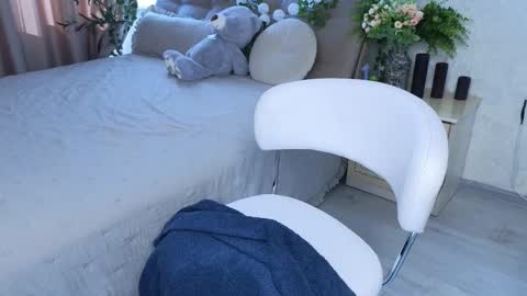 Snapshot of heroine_of_your_life chatting on 09/19/25, 07:10 Maryana online show from 09/19/25, 07:10