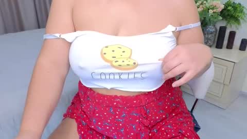 Snapshot of heroine_of_your_life chatting on 10/28/25, 07:12 Maryana online show from 10/28/25, 07:12