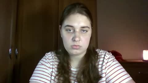 hess_luna_ online show from 09/18/25, 09:11