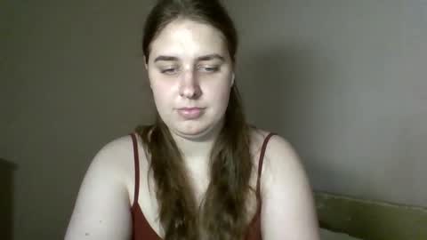 hess_luna_ online show from 09/19/25, 09:00