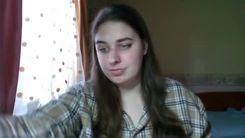 Snapshot of hess_luna_ chatting on 11/25/25, 10:04 hess_luna_ online show from 11/25/25, 10:04