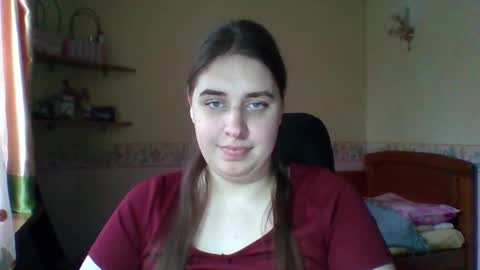 Snapshot of hess_luna_ chatting on 12/19/25, 10:11 hess_luna_ online show from 12/19/25, 10:11