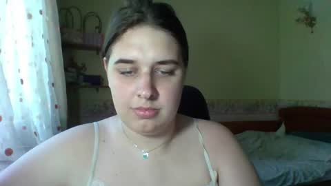 hess_luna_ online show from 07/30/26, 09:08