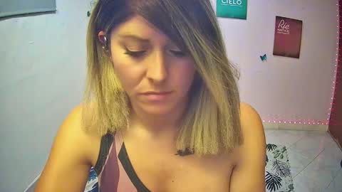 Snapshot of hestesiaxx chatting on 01/09/26, 02:36 Hestesiaxx online show from 01/09/26, 02:36