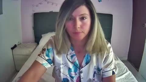 Hestesiaxx online show from 07/13/26, 02:03