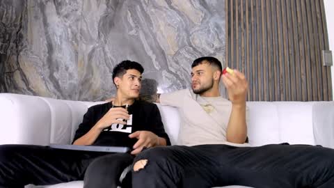 heteros men online show from 02/05/25, 01:37