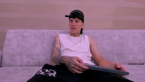 heteros men online show from 02/05/25, 07:53