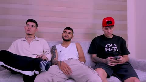 heteros men online show from 02/06/25, 08:02
