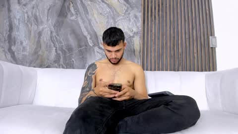 heteros men online show from 02/08/25, 01:43
