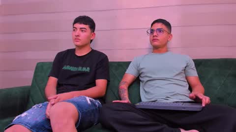 Snapshot of heteros_men chatting on 11/27/25, 07:38 heteros men online show from 11/27/25, 07:38