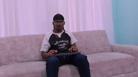 Snapshot of heteros_men chatting on 02/02/26, 01:54 heteros men online show from 02/02/26, 01:54