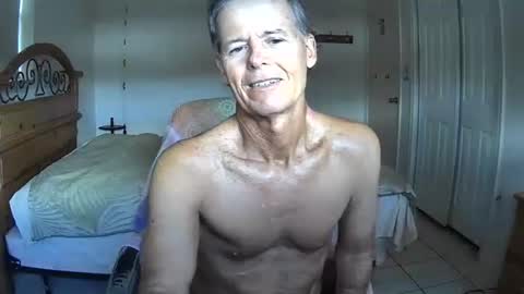 Snapshot of hewes1 chatting on 12/22/25, 06:38 hewes1 online show from 12/22/25, 06:38
