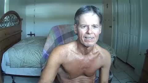 Snapshot of hewes1 chatting on 01/05/26, 06:33 hewes1 online show from 01/05/26, 06:33