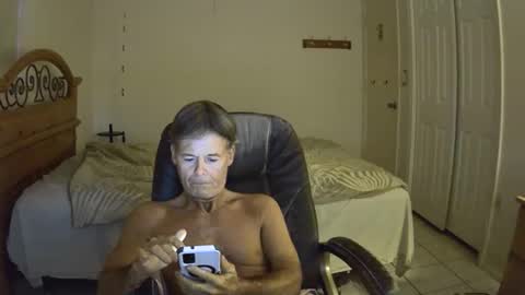 Snapshot of hewes1 chatting on 01/13/26, 12:10 hewes1 online show from 01/13/26, 12:10